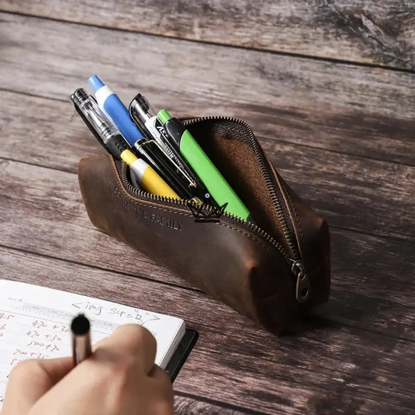 Petite trousse à crayons en cuir zippée personnalisable — Voyageur MINE – 8/13