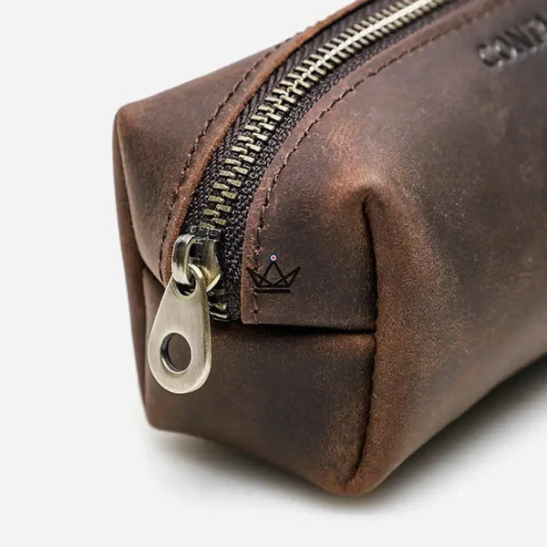 Petite trousse à crayons en cuir zippée personnalisable — Voyageur MINE – 12/13