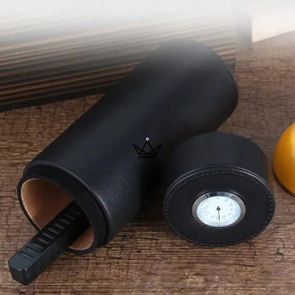 ORBAL Edition Reisehumidor – zylindrisch, Echtes Leder & Zedernholz, 5 bis 10 Zigarren, Schwarz oder Braun – 13/13