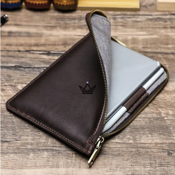 Pochette zippée iPad mini en cuir personnalisable à dragonne — Voyageur OPUS – 2/11