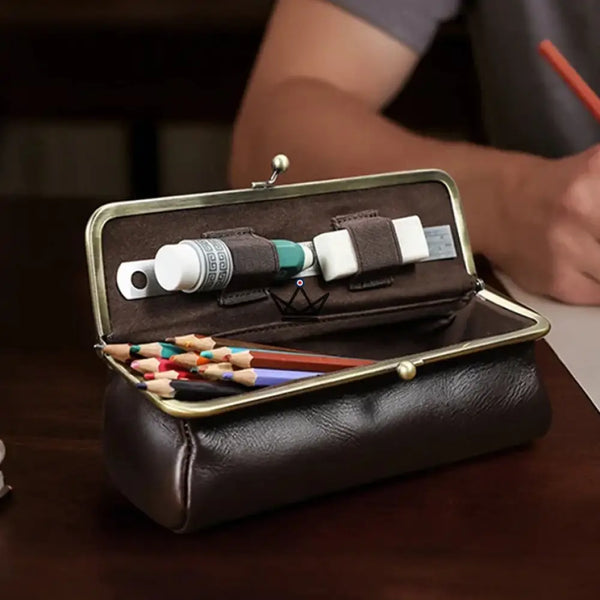 Personalized Leather Pouch with Vintage Clasp — Traveler SCRIPT – 2/8
