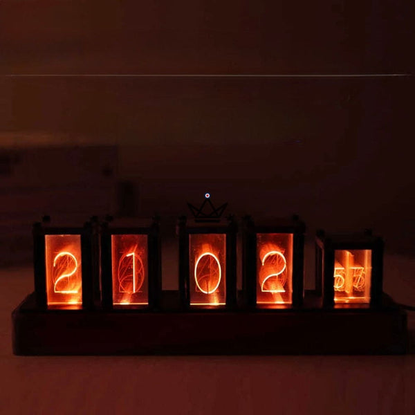 Horloge effet Nixie RVB en bois massif à monter, 6 tubes — FILAMENT – 2/9
