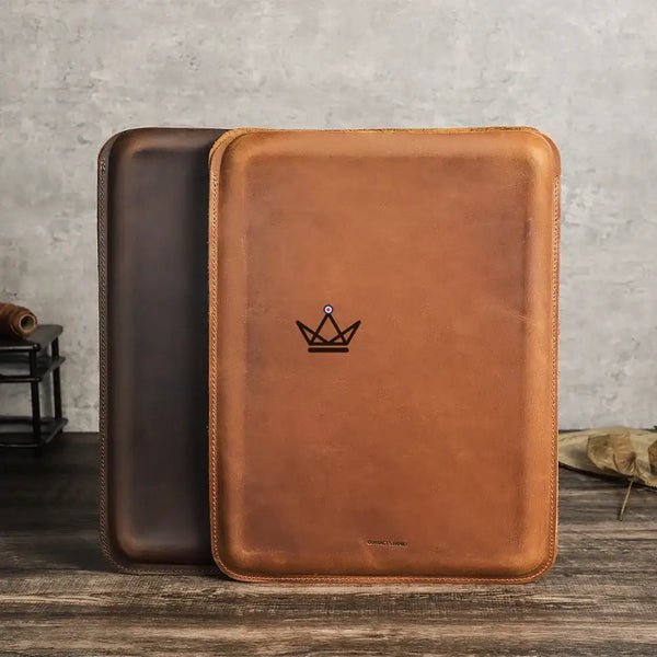 Housse Macbook en cuir personnalisable 13"-14" — Voyageur SKIN, Fauve