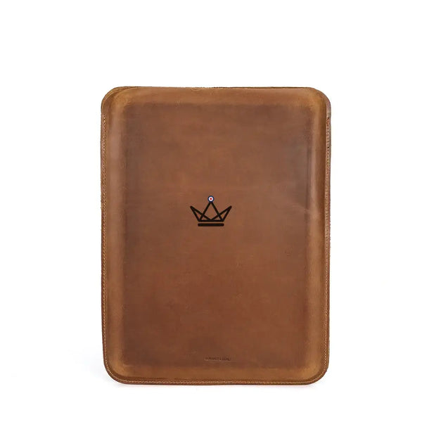 Personalisierbare Macbook-Hülle aus Leder 13"-14" - Voyageur SKIN