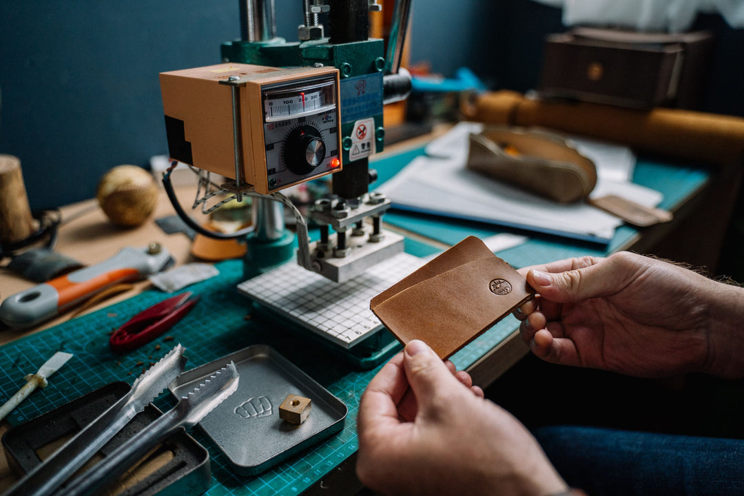 Produits Personnalisés en Cuir - Cadeaux Uniques