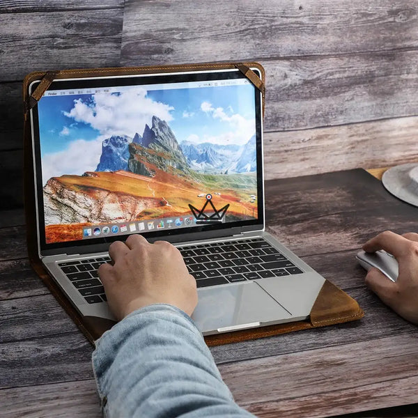 Customizable Leather MacBook Sleeve 13" - Traveler BINDING