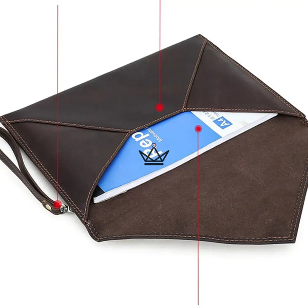 Housse pour MacBook personnalisable en cuir – Voyageur Memento - [] - housse PC personnalisable - Cadeau, Noël, Anniversaire, Original, Fête des pères, fête des mères - Atelier Atypique
