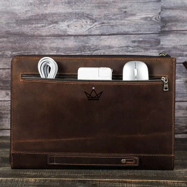 Housse MacBook 13" et 14" en cuir personnalisable — Voyageur TRAVERSÉE – 2/15