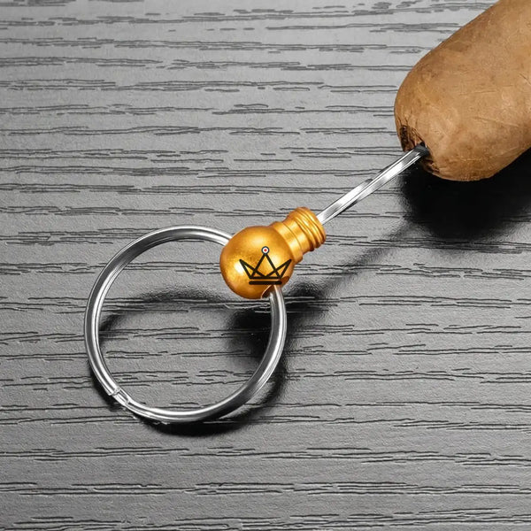 3-in-1 cigar punch keychain with hidden needle — VIGIE – 11/20